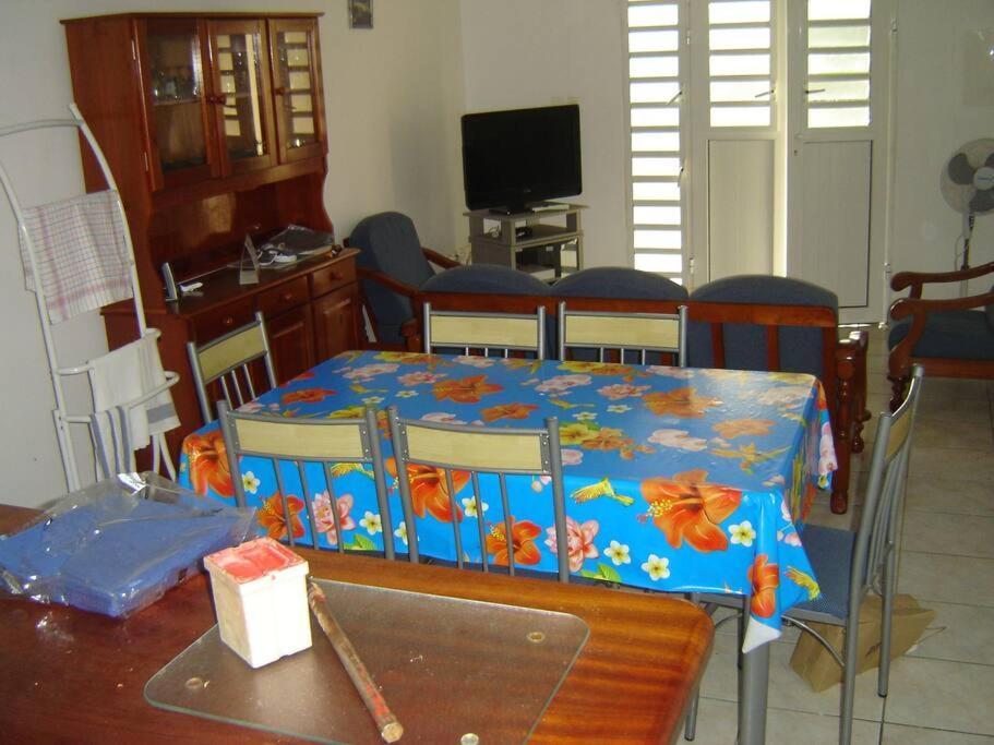 charmant appartement verdoyant Le Morne-Vert Buitenkant foto