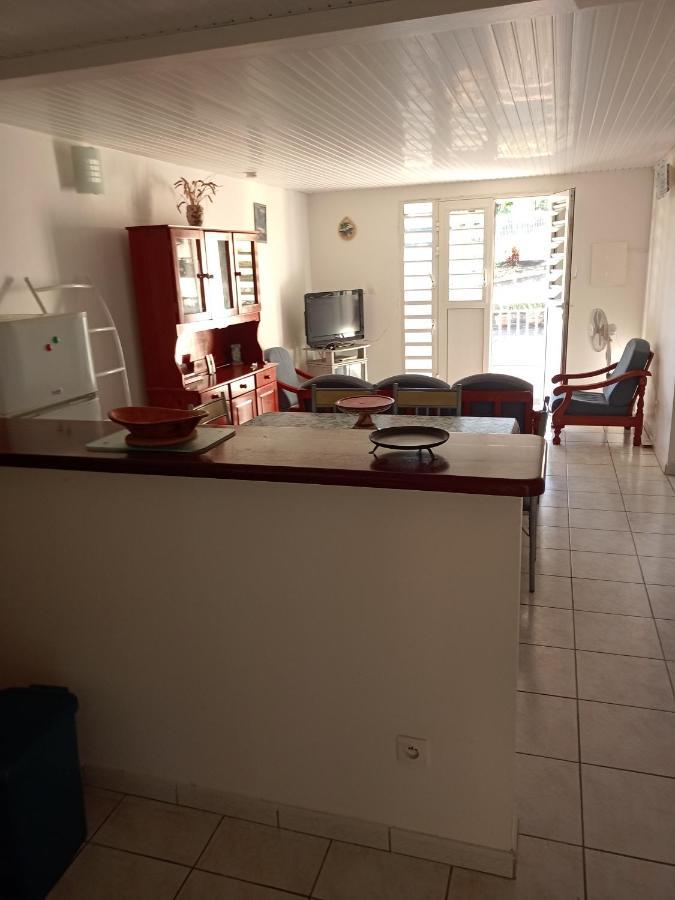 charmant appartement verdoyant Le Morne-Vert Buitenkant foto