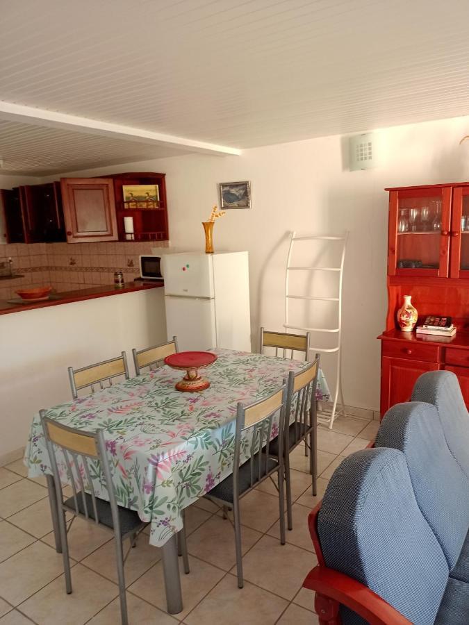 charmant appartement verdoyant Le Morne-Vert Buitenkant foto